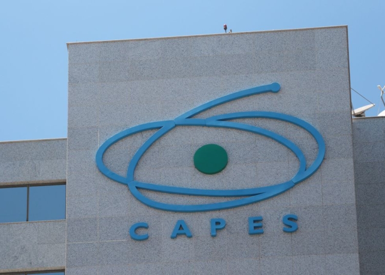 Fachada do edifício-sede da Coordenação de Aperfeiçoamento de Pessoal de Nível Superior (Capes)