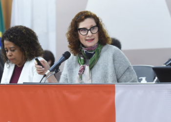 Secretaria de Desenvolvimento Social destaca políticas para mulheres em edição do Assembleia Fiscaliza