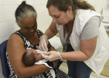 Fiocruz assina acordo para retomar produção de vacina BCG no país