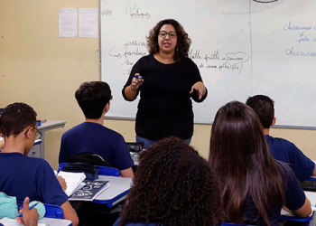 Governo de Minas inicia pagamento de reajuste da Educação já na folha de julho