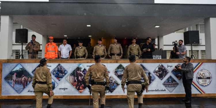 MANHUAÇU – Polícia Militar realiza solenidade de entrega da boina aos alunos do CFSd