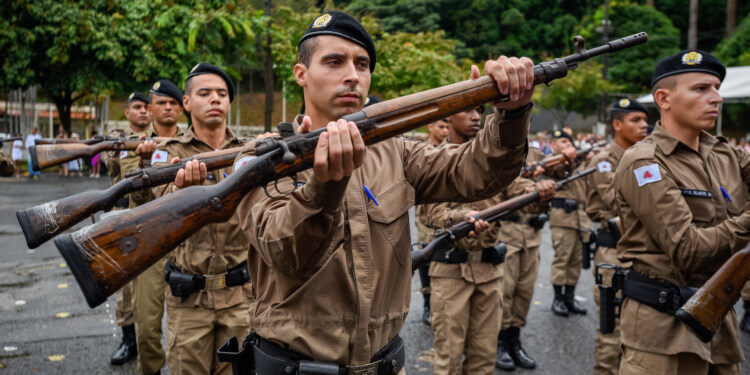 MANHUAÇU – Polícia Militar realiza solenidade de entrega da boina aos alunos do CFSd