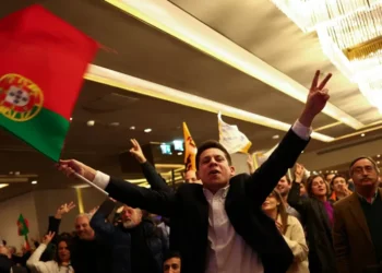Socialistas admitem derrota em Portugal; ultradireita quadruplica bancada