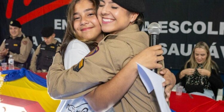 MANHUAÇU – Polícia Militar realiza formatura de 648 alunos do PROERD