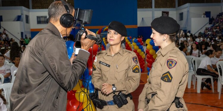 MANHUAÇU – Polícia Militar realiza formatura de 648 alunos do PROERD