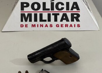 CAPUTIRA – PM prende autor de ameaça e apreende arma de fogo e munições