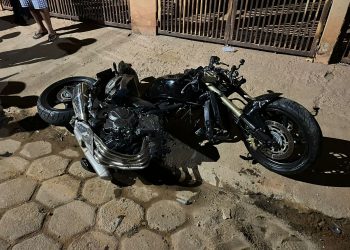 São João do Oriente – Jovem de 27 Anos Morre em Acidente de Moto Durante Manobra Perigosa